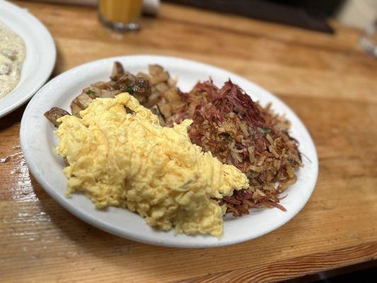 Hash eggs and potatoes