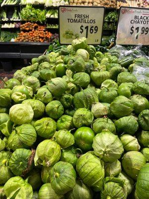 Fresh Tomatillos