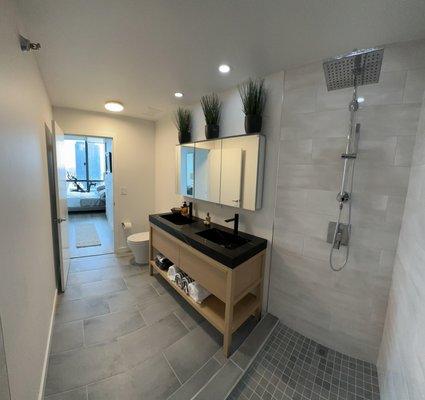 Spacious bathroom, amazing shower