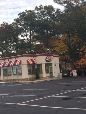 North Attleborough Honey Dew Donuts -- 225 East Washington Street / Route 1, North Attleborough        Side Exterior