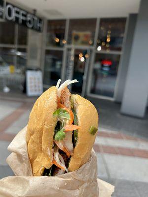 Bbq pork banh mi