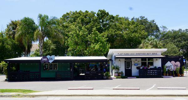 Soulful - Sweet Soul's sister offering Los Angeles inspired salads, wraps, and bowls.