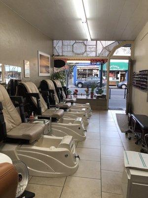 Very clean and nice salon!