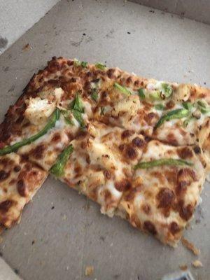 Thin crust with chicken and peppers