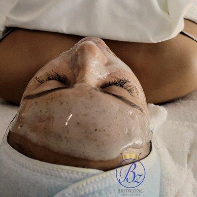 Facial with Peppermint hydrogen jelly mask!