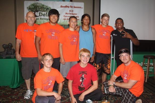 Clairemont High School wrestling team with NCAA Champion Anthony Robles