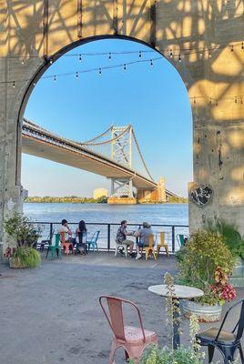 Garden at Cherry Street Pier, view of the Ben Franklin Bridge