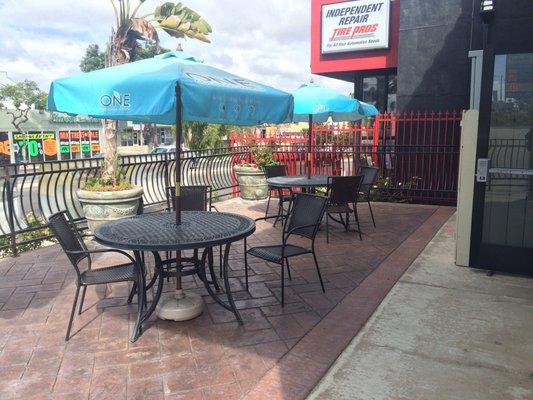 Very clean patio set up!