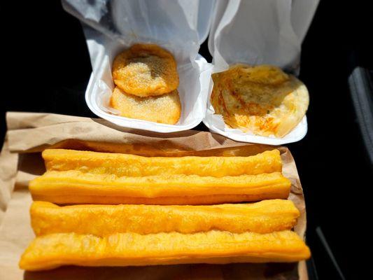 Fried dough, sweet rice pastry and scallion pancake