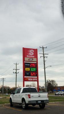 Gas price is creeping to almost $3.00 in Roseville at 13 Mile Rd and Little Mack.  9/2020