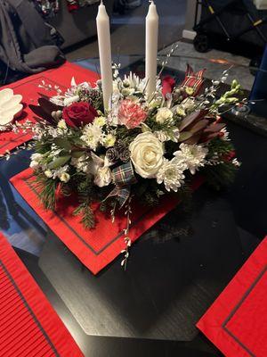 Christmas arrangement lasted over 3 weeks