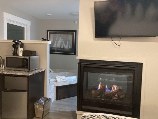 Jacuzzi tub and fireplace