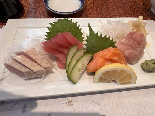 Sashimi B - Assorted Sliced Raw Fish Chirashi Regular