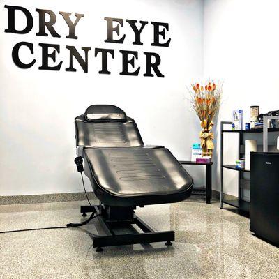 At our Dry Eye Center, we treat the most common eye condition: Dry Eye Syndrome, as well as Blepharitis and other eye issues.