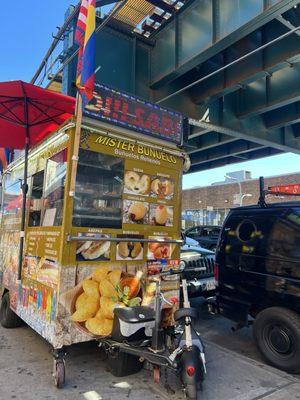 Awesome buñuelos cart, highly recommend it fresh