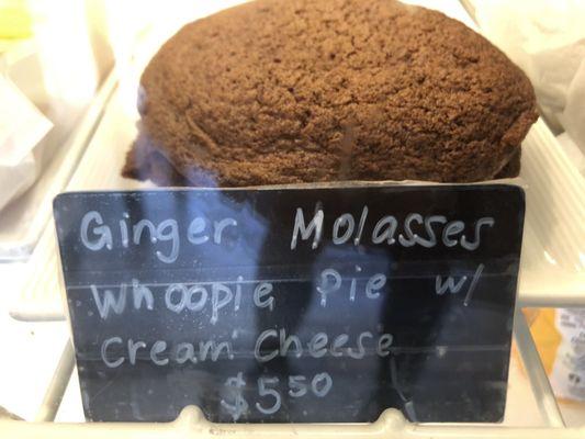 Ginger molasses Whoopi pie