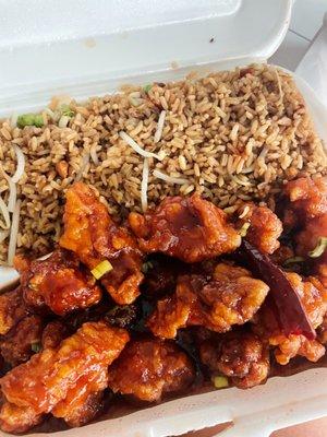 C7. General Tso's Chicken Combo -- comes with pork fried rice & an egg roll