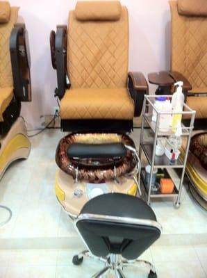 Really cool and comfortable pedicure chairs