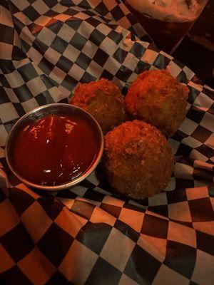 Mac n cheese balls