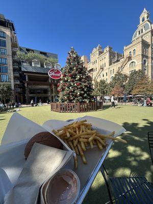 Burger & rosemary/garlic fries !