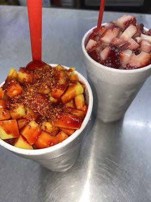 Chanmoyada with mango, and fresas con crema snow cone