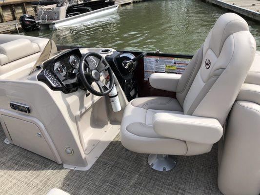 2018 Princecraft Quorum 23 XT w/ 150hp (12 person max)