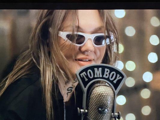 Elle King during her Tomboy Session recording.