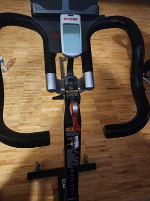 Either brand new or well kept, everything worked beautifully for spin class!