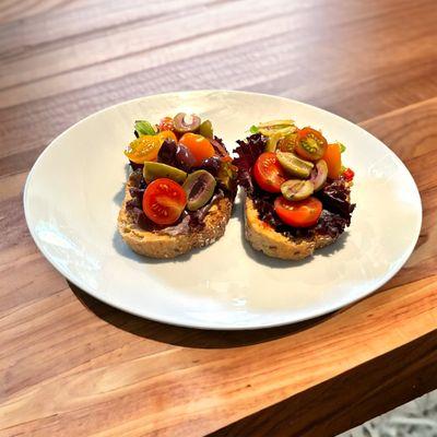 Fresh Cherry Tomatoes Bruschetta