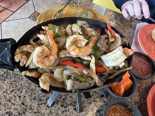 Mix fajita (chicken, steak and shrimp)