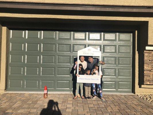 Happy family closed in new build kB home!