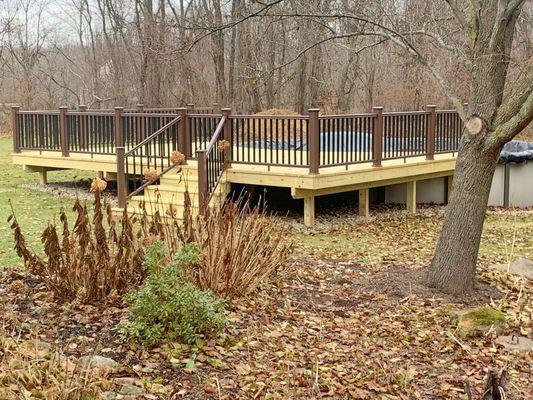 Summit County Ohio - Pool deck with Timbertech Radiance Express Rail