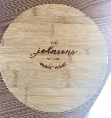 Engraved round cutting board