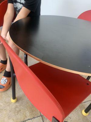 Cracked children's table not safe