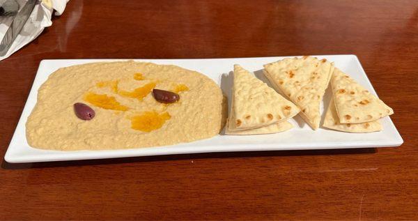 Housemade hummus and pita