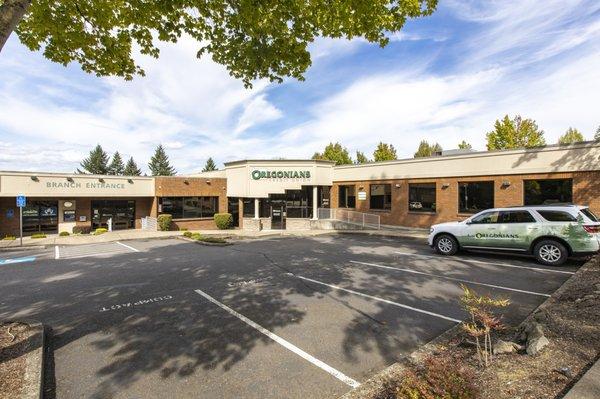 Full view of Milwaukie Branch, including parking.