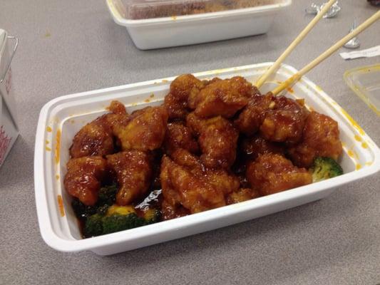 The General Tsos special. Really good. Plenty of food(photo is about 1/3 through eating). Comes with a side of white rice also