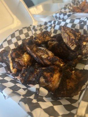 Burnt wings with a side of terrible customer service!!