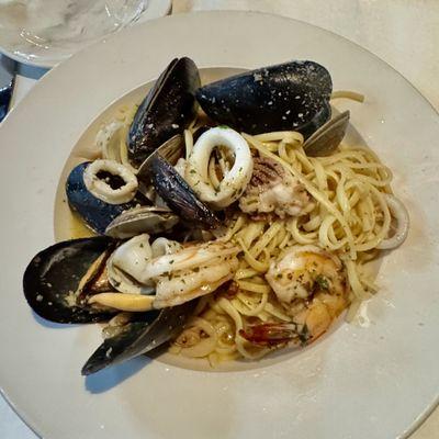 The seafood linguini