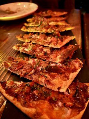 Pulled pork flatbread