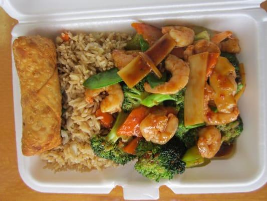 Hunan Shrimp with fried rice and egg roll (lunch).