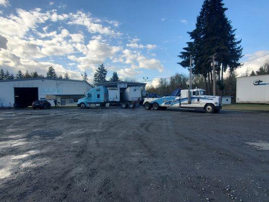 Two of our trucks at the drop location. Another great job from JBT TOWING!