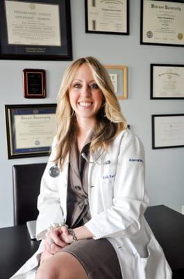 Dr. Kelli Yacono, Internist, Aesthetic Specialist