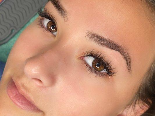 Classic Lash extensions, natural-looking lash extensions