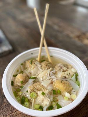 Wonton Noodle with flat rice noodles