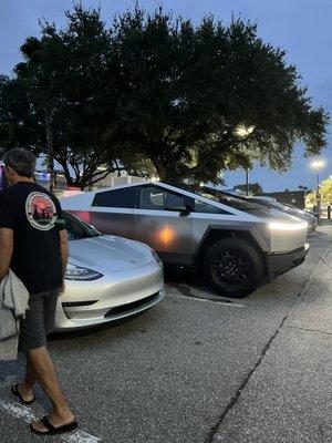 Palm Parkway Tesla Supercharger, Orlando, FL