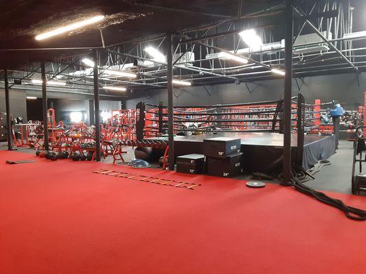 Welcome to Dallas Fight Club, an authentic boxing gym where Fun and Fitness come together to provide an epic workout experience.