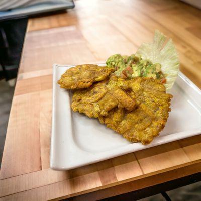 Tostones with guacamole