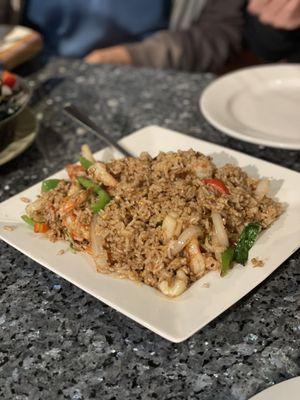 ig: @whatsviveating  |  basil fried rice with seafood