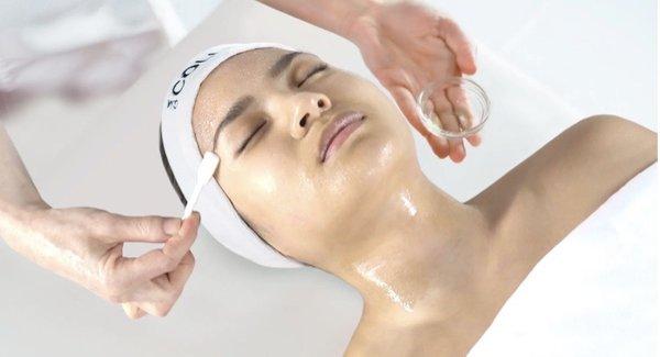 G.M. Collin offers a variety of professional chemical peels.